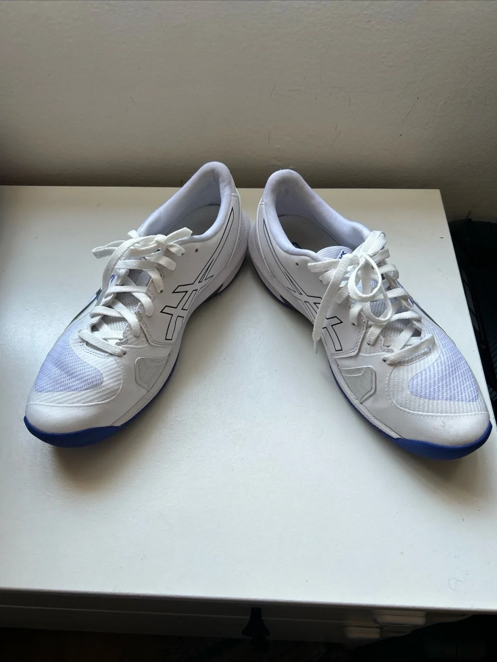 ASICS White Athletic Running Shoes with Blue and Black Accents